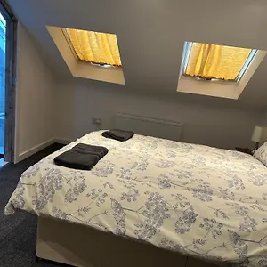 Alloggio in famiglia Luton Near Airport Private & Shared Bathroom Option